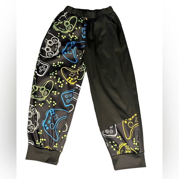 Shein 2-Piece Multicolored Gamer Graphic Pullover & Sweatpants Set - Picture 3 of 4